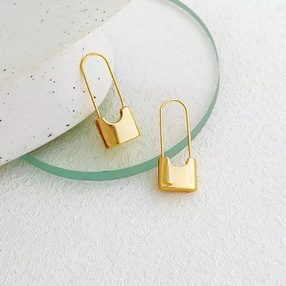 Vintage Jewelry - Vintage Lock Pendant Gold Hoop Earrings